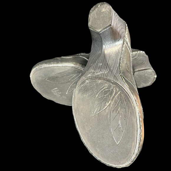 Dark Green Scalloped and Brogue/Wingtip detailed Clog booties. - Picture 7 of 14